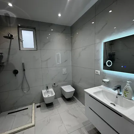 Appartement Tirana Airport 1 *